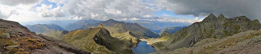 Scendendo dal sent. 42 per la Bocchetta di Piazzocco e Sentiero del Cardinale vista sul Lago d'Inferno 